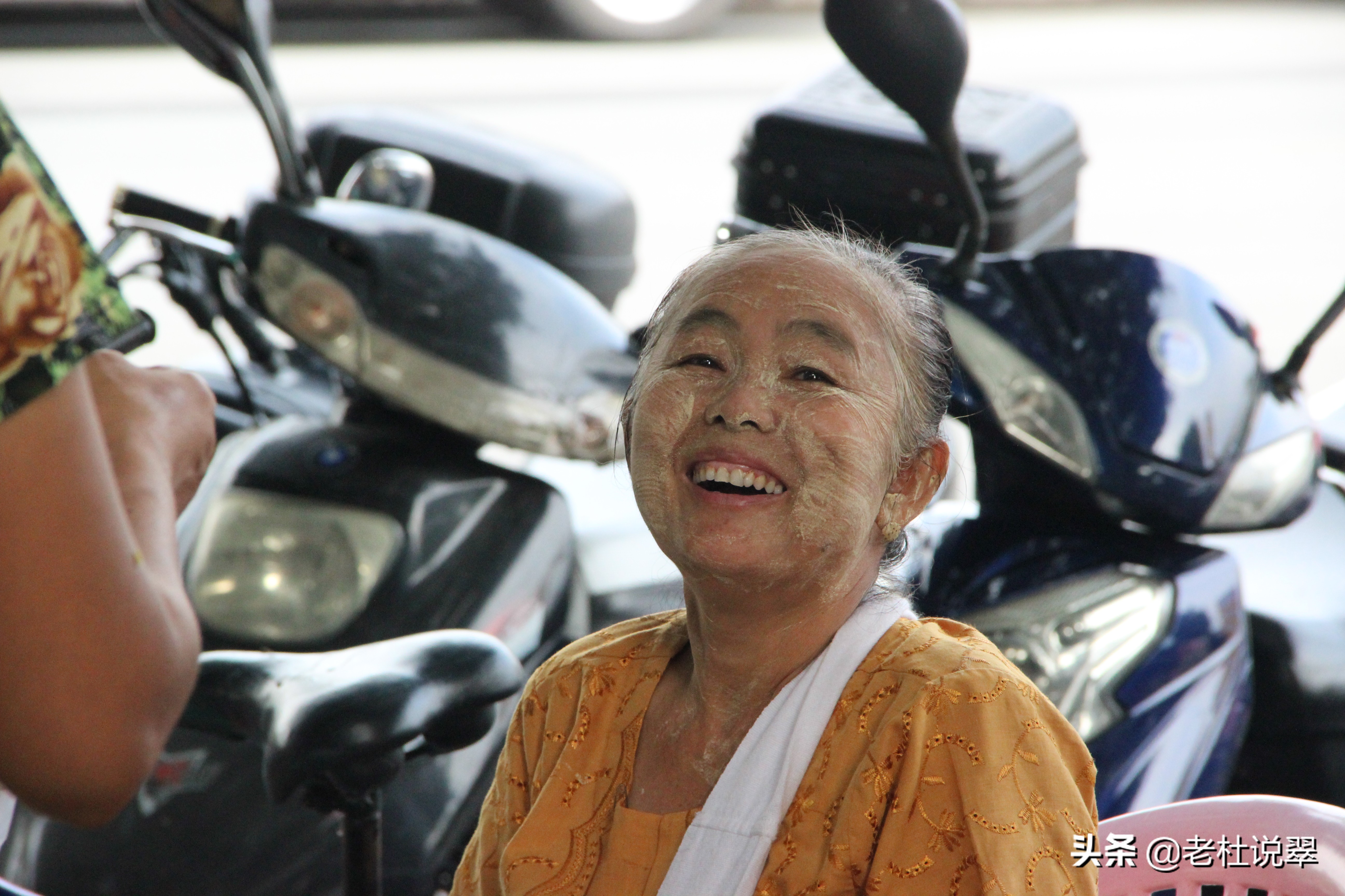 90年代瑞丽翡翠市场,云南瑞丽德龙翡翠市场