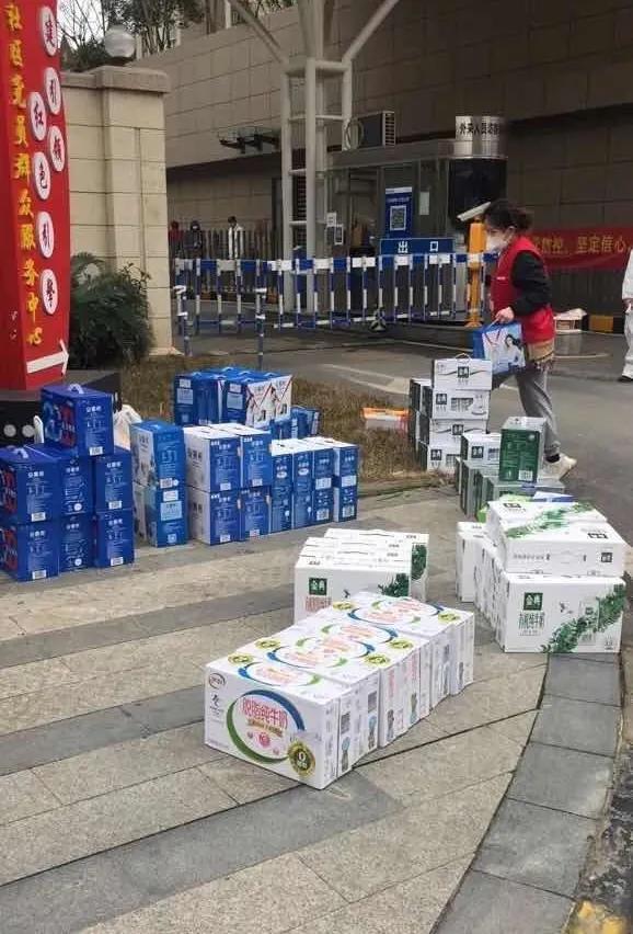 伊利的下沉渠道为什么强?这群伊利一线业务员在疫情下给出了答案