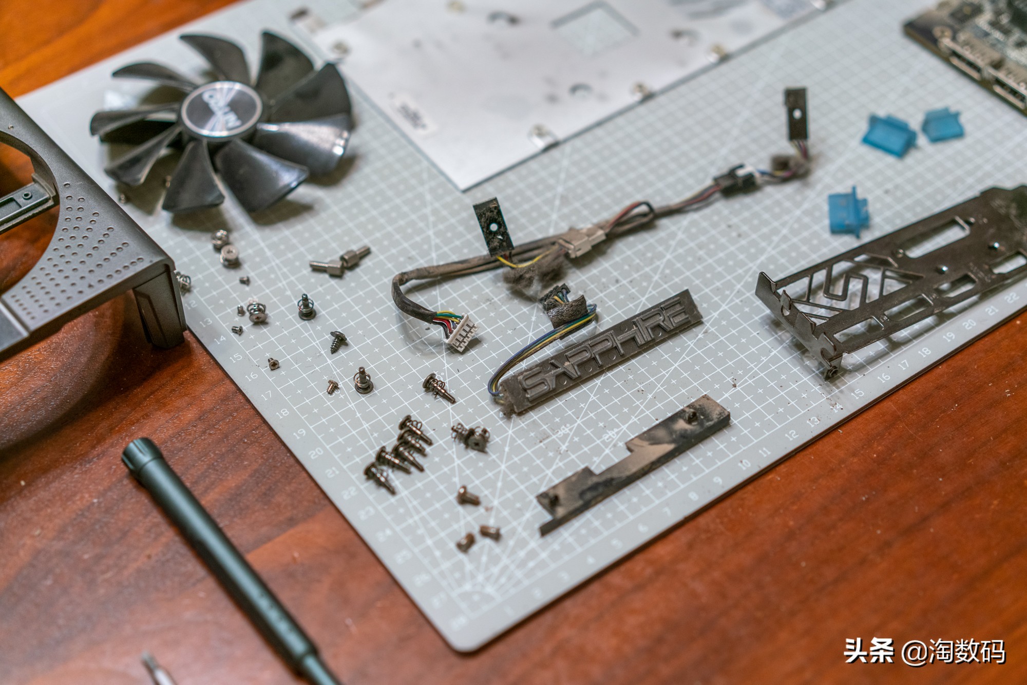 矿圈挚爱：蓝宝石RX5808GB超白金OC限量版，清理翻新测试晒个单