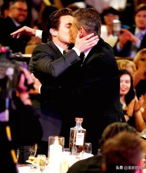 第一次被男生掐腰什么感觉,第一次被男生搂腰