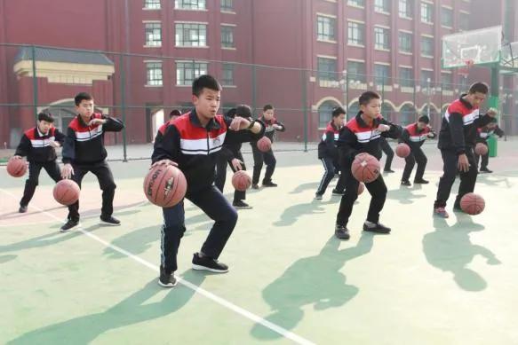 做精致教育,办伟大学校做精致教育