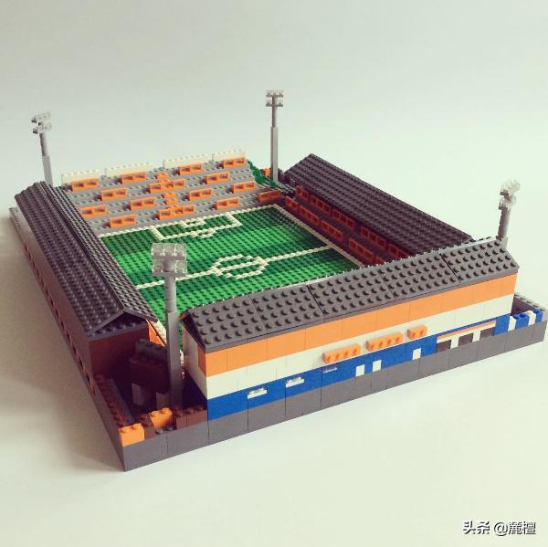 乐高曼联老特拉福德足球场,用积木拼足球球场