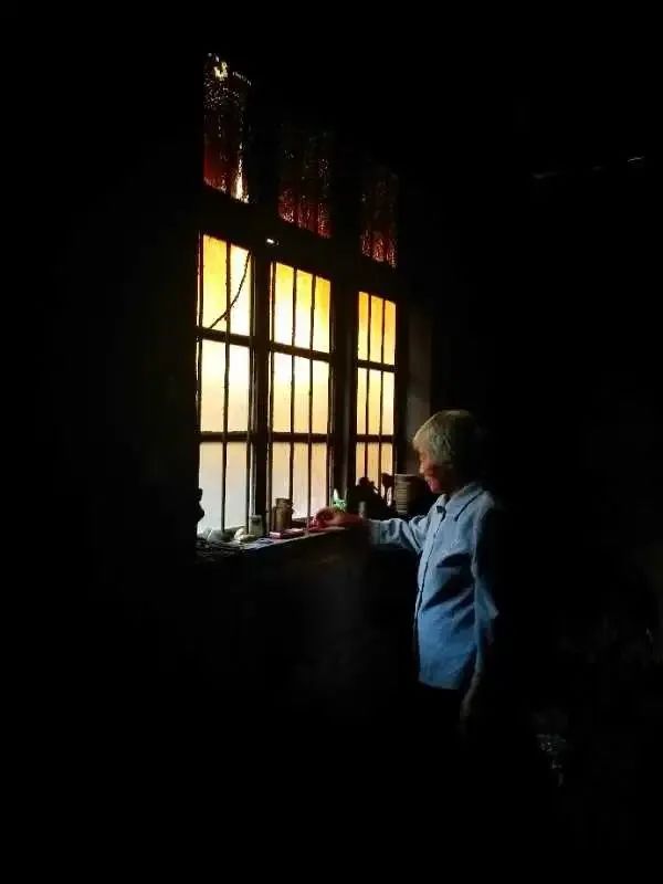 大家用手机拍出过什么好看的照片,赞别人的照片拍摄得好的句子