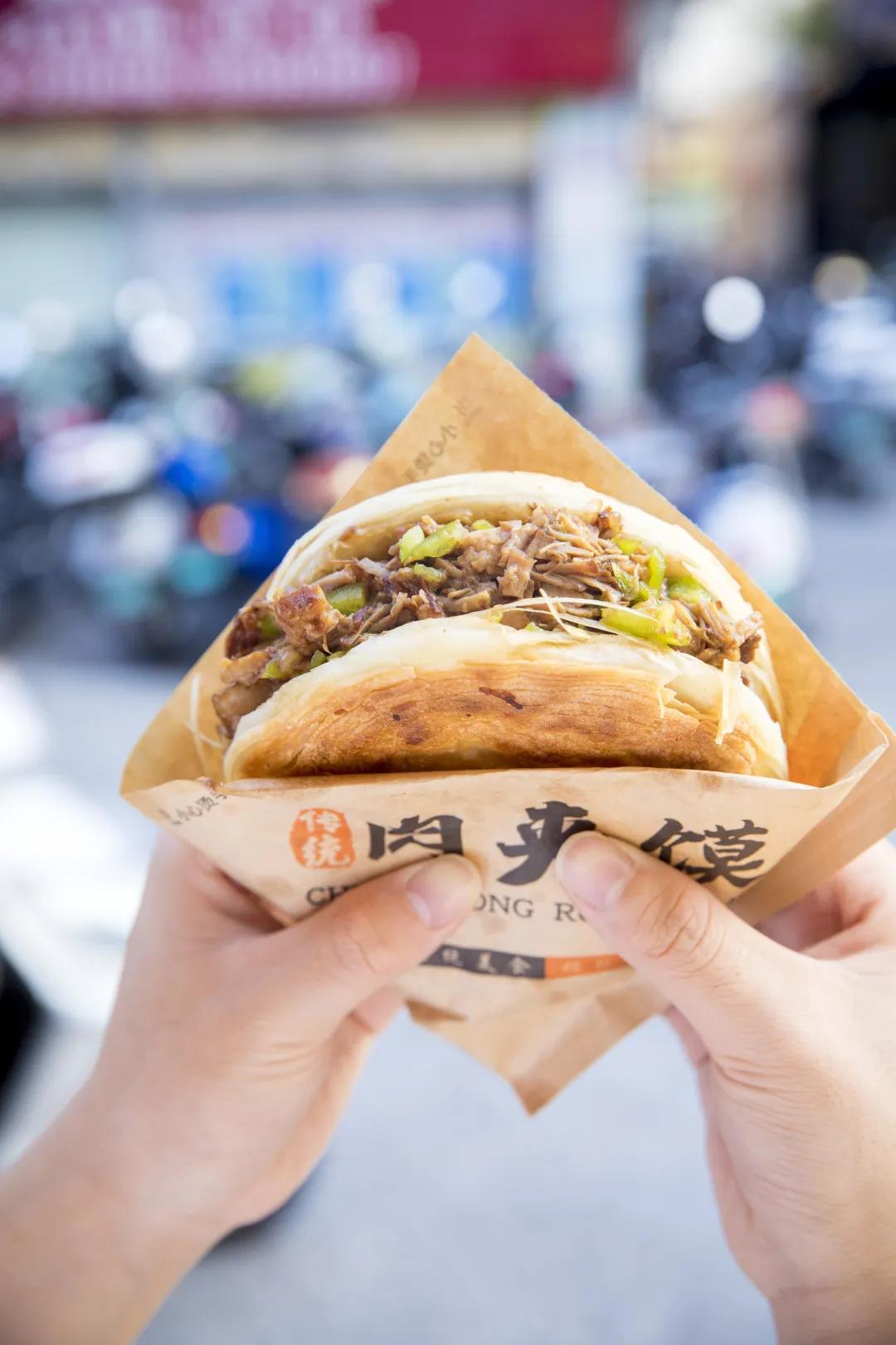 人均8元的奶茶店,人均8块的小吃