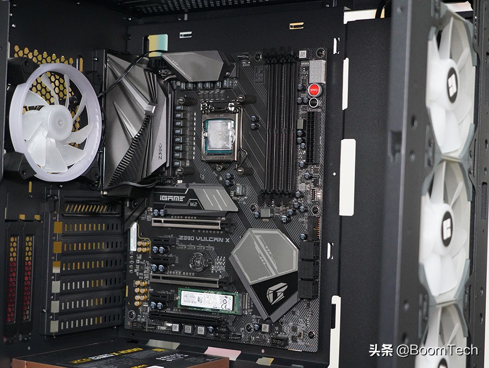 不对称设计点缀安钛克NX1000机箱体验