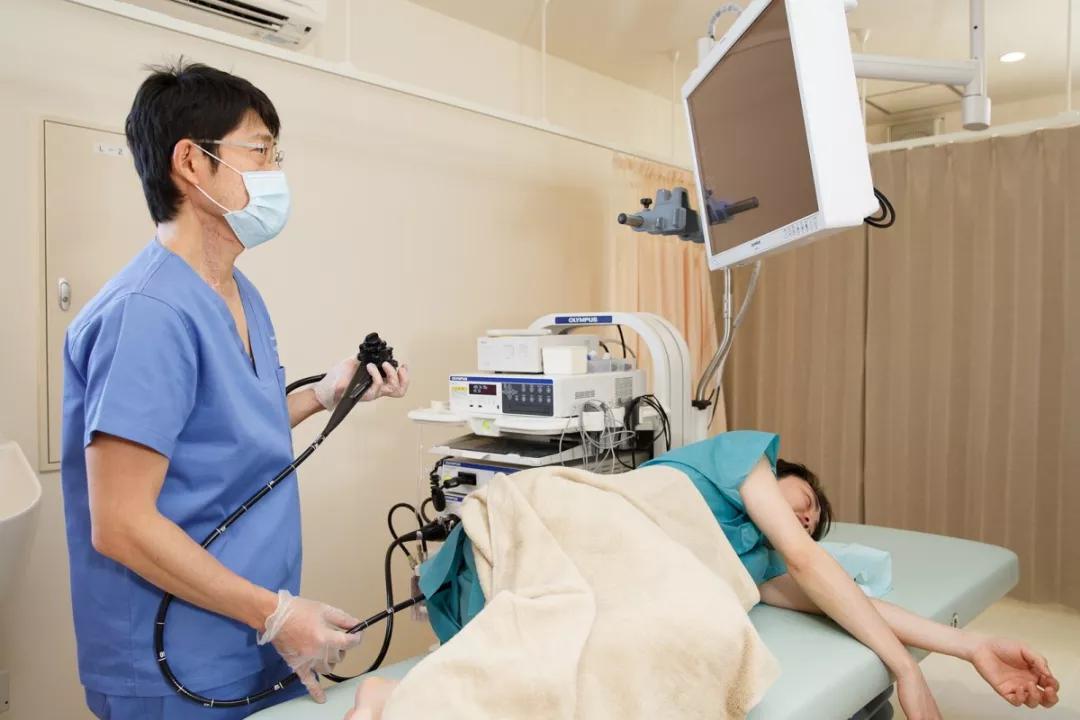 便中带鲜红血是什么病,便中带血怎么调整