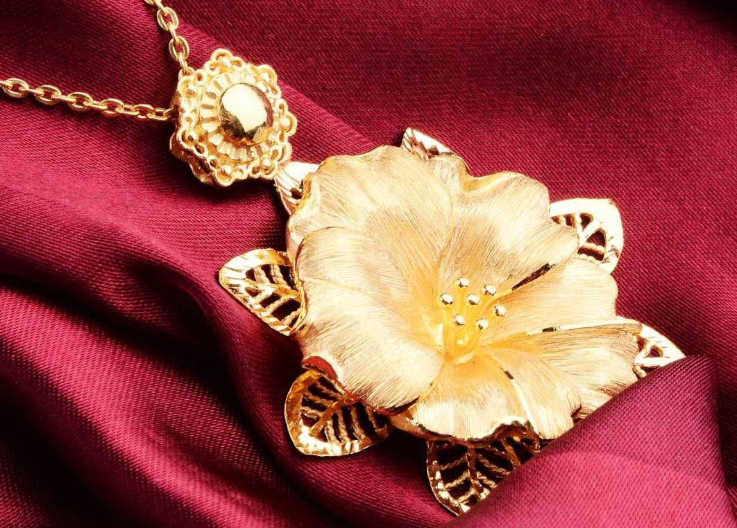 去香港购买黄金首饰的确好处多多,但有两个弊端您也需要知道