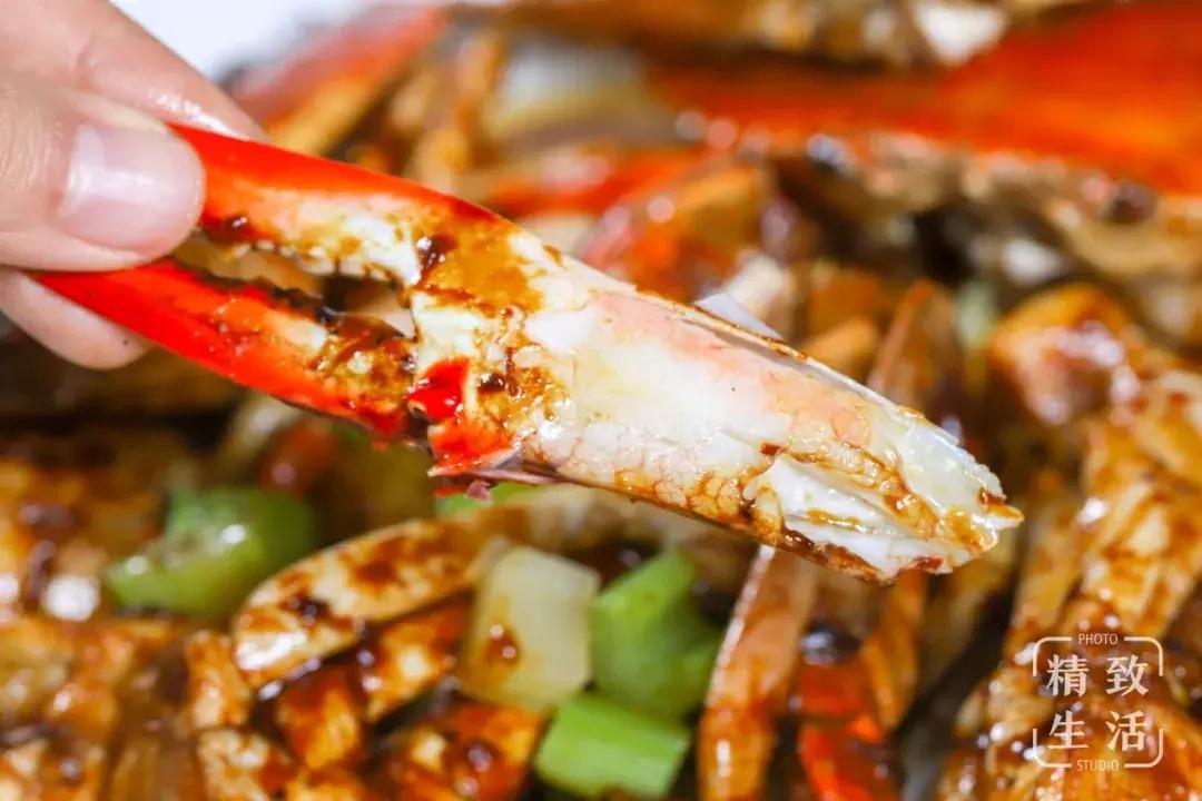 300公里外的“海鲜世家”登陆浦东！想吃要等8小时……