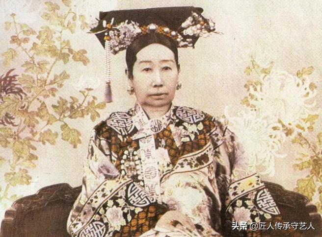 慈禧嘴里夜明珠记载,慈禧去世后嘴里塞夜明珠