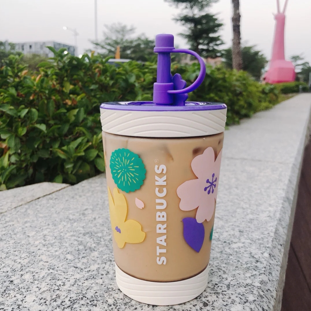 星巴克自带杯子免费喝咖啡，场面犹如开了一场杯子大赏