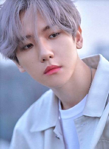 sm超级男团super,边伯贤已经跟sm解约了吗