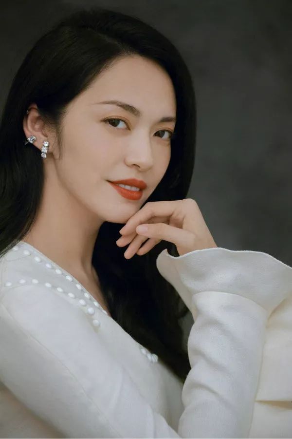 小八卦，刘雯亏损严重？燕公子联手明星演戏？