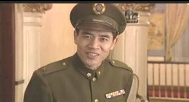 特务伪装成和尚进寺庙被鹅发现,特务假扮和尚下场