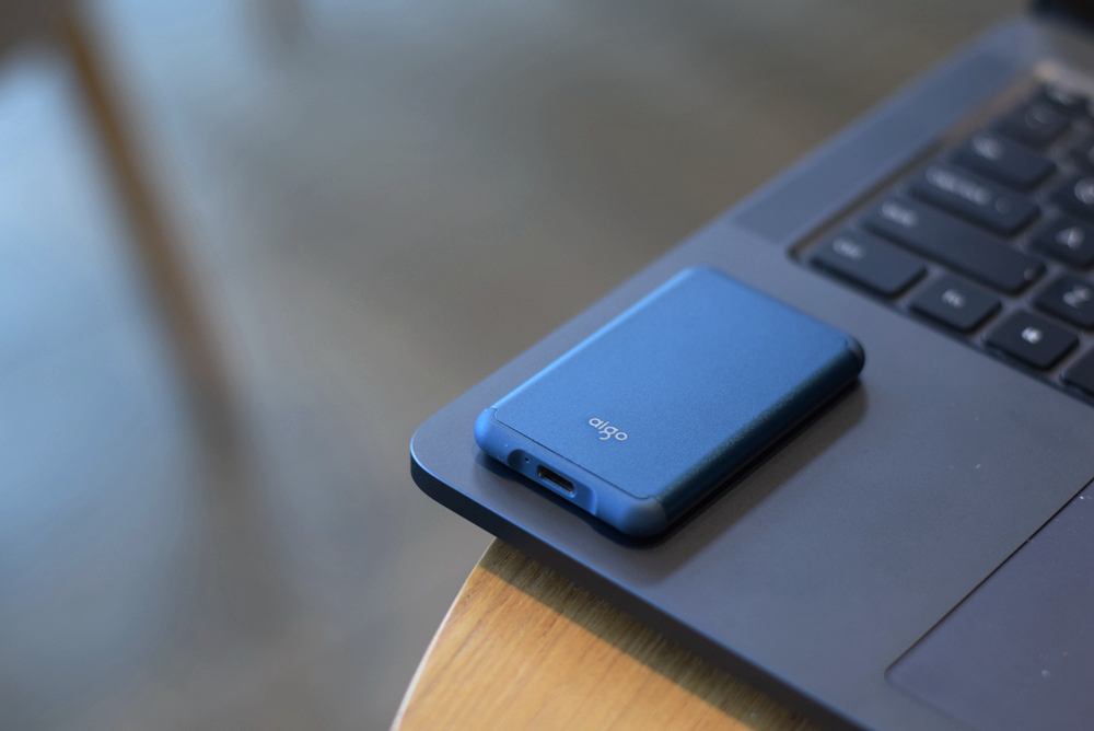 固态硬盘只有几kb,固态硬盘读取速度只有十几m