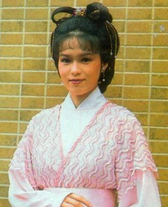 黄日华很专一,黄日华谈初恋视频