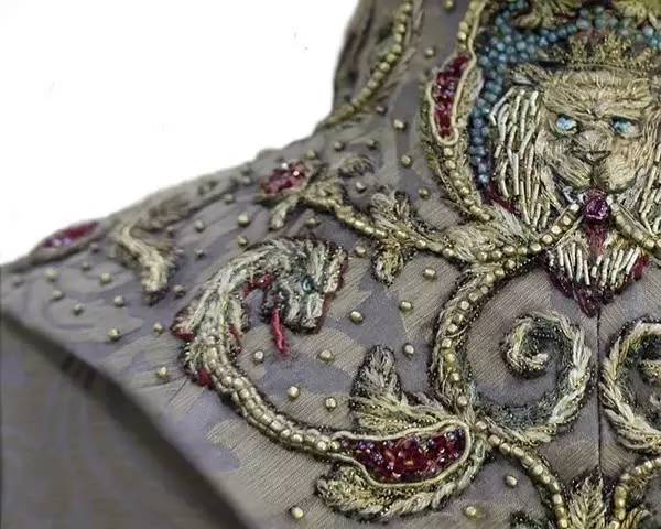 单集成本一亿仍稳赚不赔的史诗大剧，《权力的游戏》幕后的金钱事