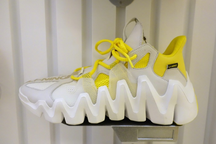 李宁新出了什么鞋,李宁经典款001