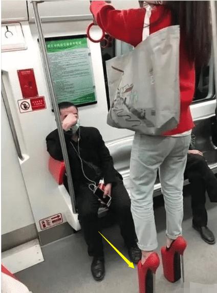 “把姥姥七百多关的消消乐弄没了怎么办？”评论区的回复真是人才