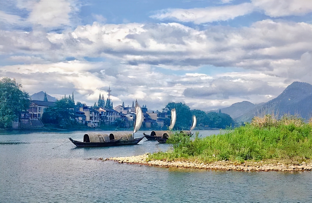 10—11月份最佳自驾旅游推荐,遇见最美的旅行国内29条自驾路线