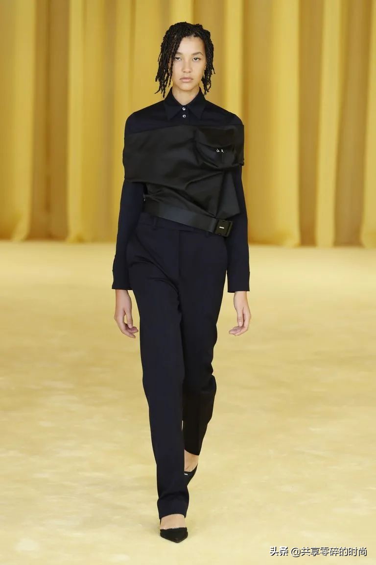 prada普拉达时装秀2018,普拉达prada2022春夏秀场蔡徐坤