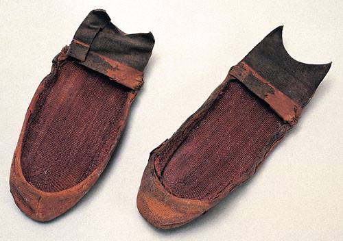 脚臭是富贵病，穿错鞋要处斩：明朝“靴禁”背后的农耕本位制度