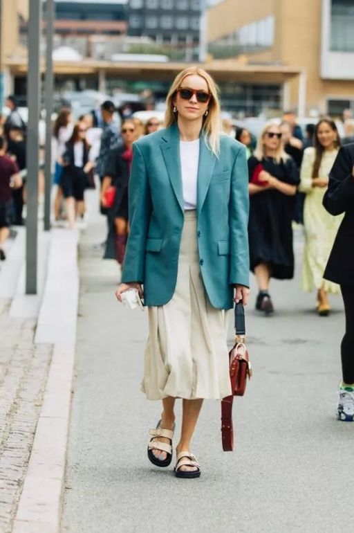 中式盘扣皮衣女刘雯,刘雯皮衣穿搭大合集