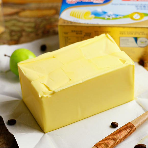 为什么外国人爱吃黄油,黄油是油吗黄油到底是什么