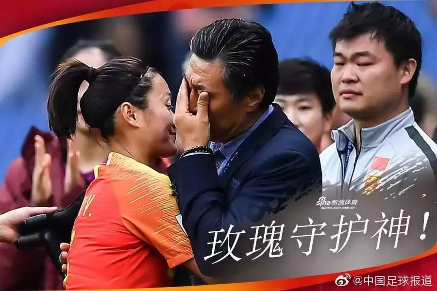 女足守门员九次精彩扑救,女足拼命救球