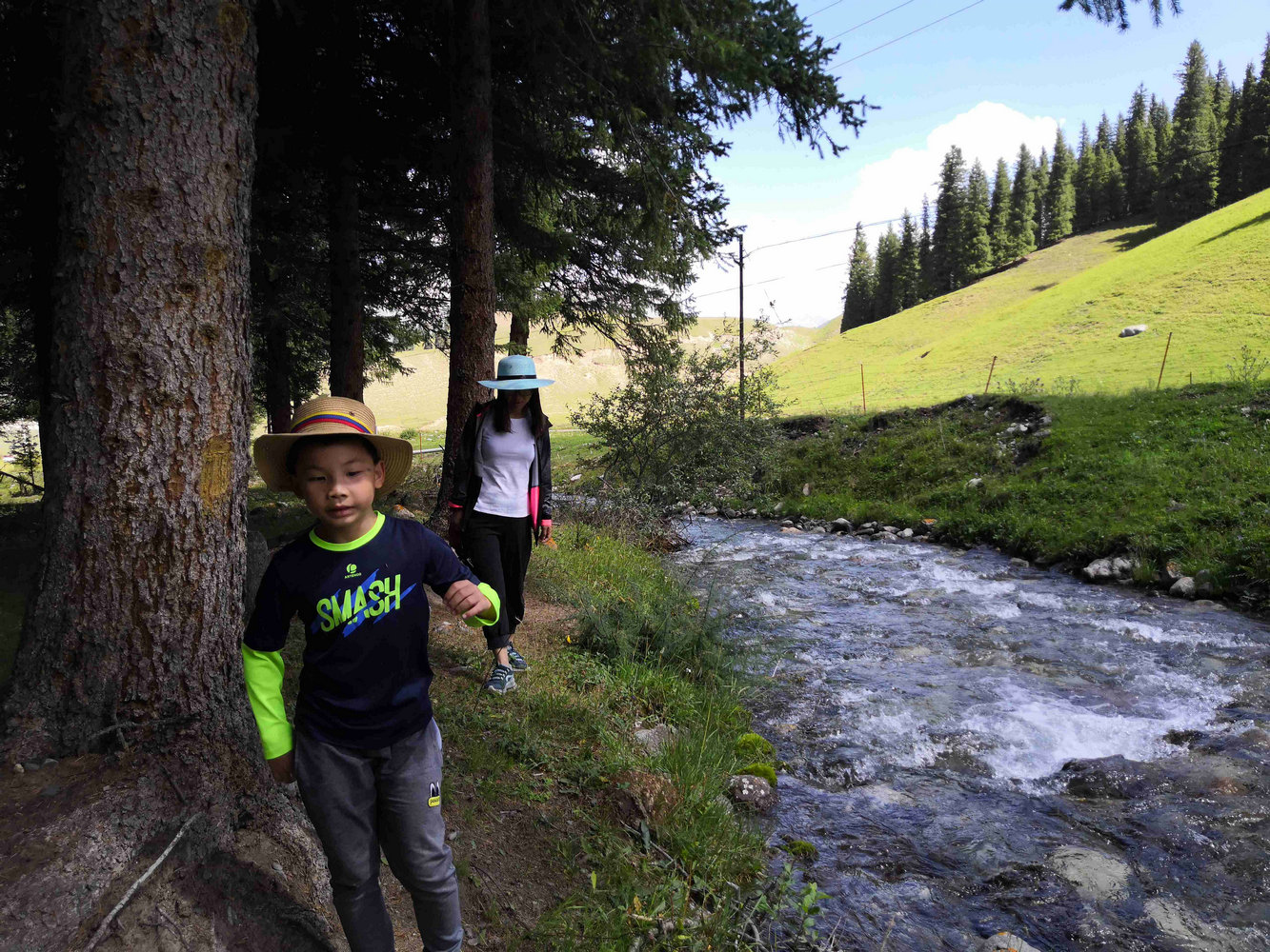 *疆新**蒙古包旅店老板，看他一天的收入多少，一个月就抵我一年工资