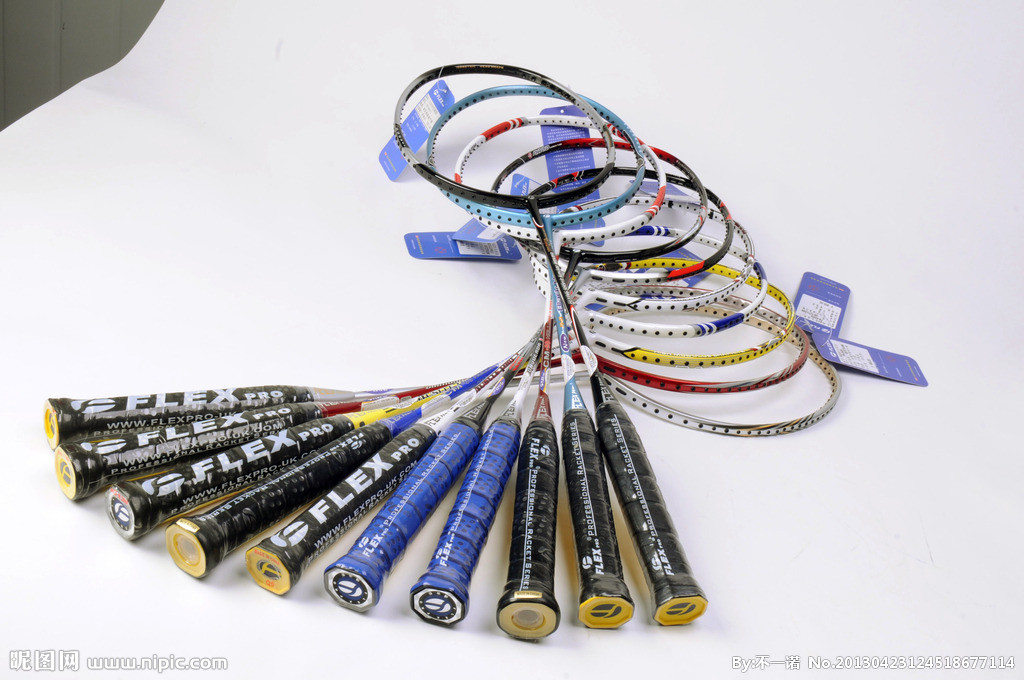 女生羽毛球拍怎么挑选,学生党如何挑选羽毛球拍