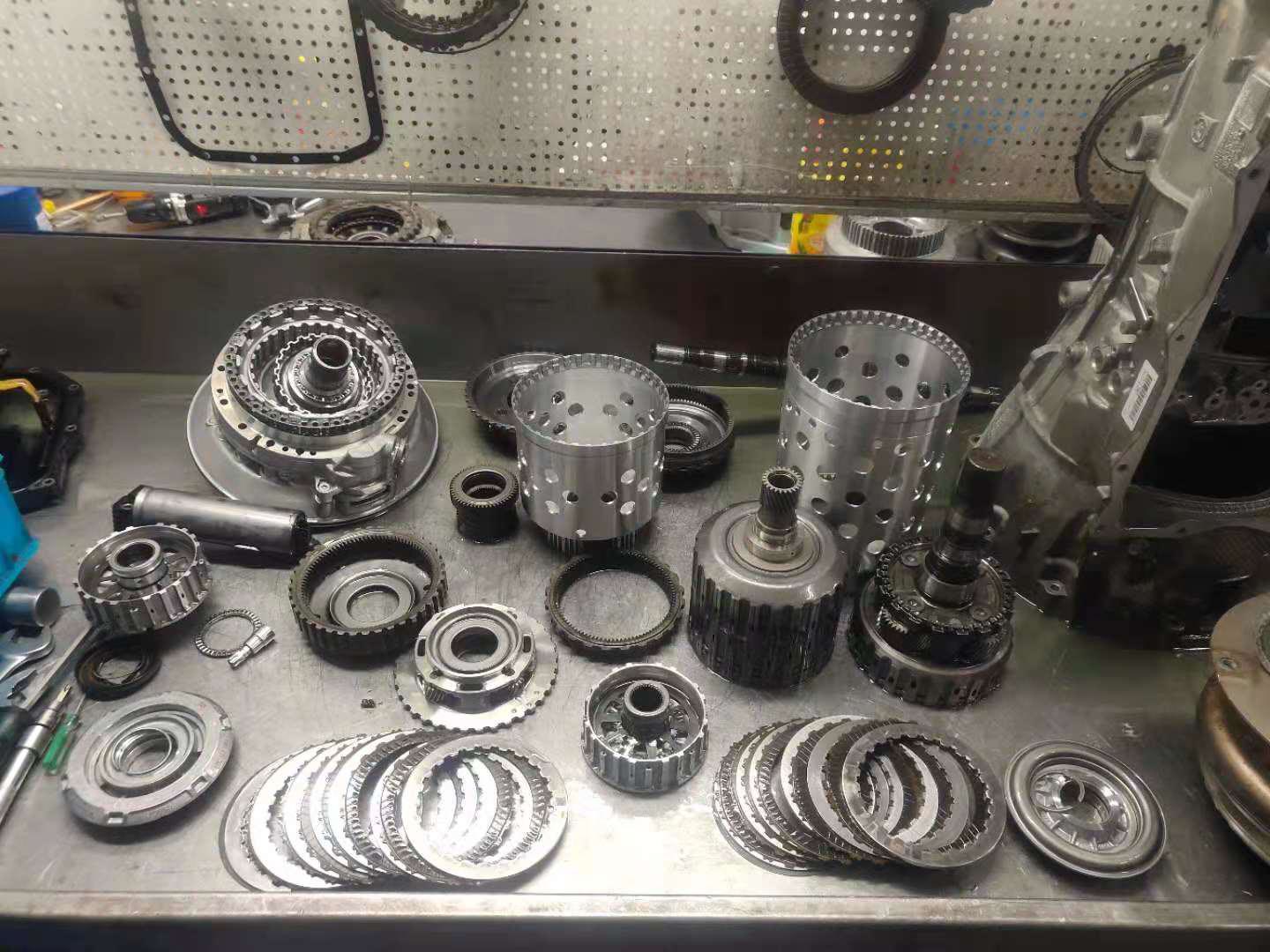 宝马x2发动机变速箱进水了,宝马变速箱油进水会怎么样