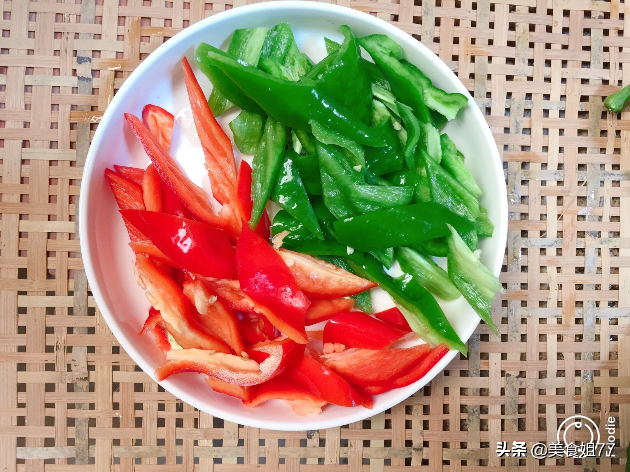 鱿鱼脖怎么炒才好吃不腥也不辣,鱿鱼怎么炒好吃又简单又不腥