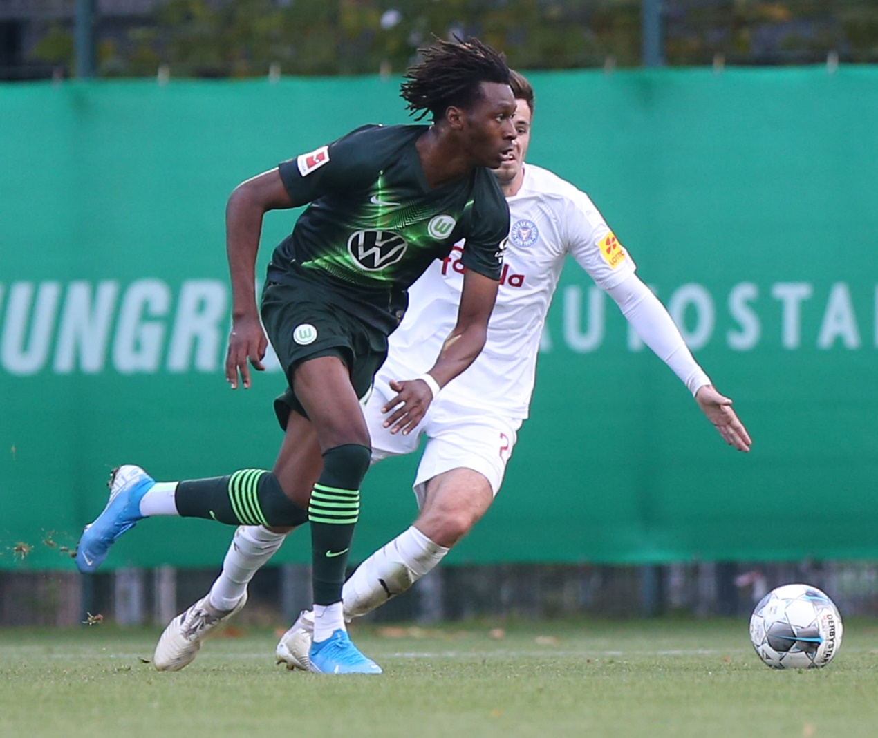 狼堡欧联杯,狼堡锁定下赛季欧冠资格