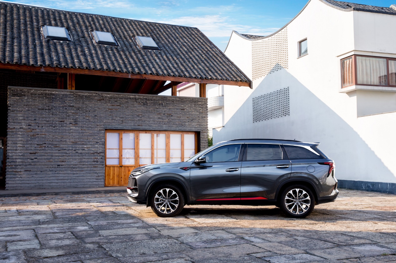 cs75plus和h6f7如何选2.0t黑色,长安cs75plus和哈弗f7高速哪个稳