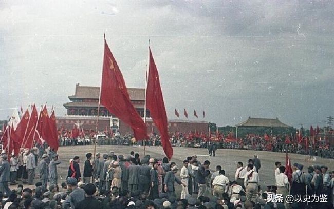 《歌唱祖国》为什么叫第二*歌国**？总理下令传唱，主席称赞写得好