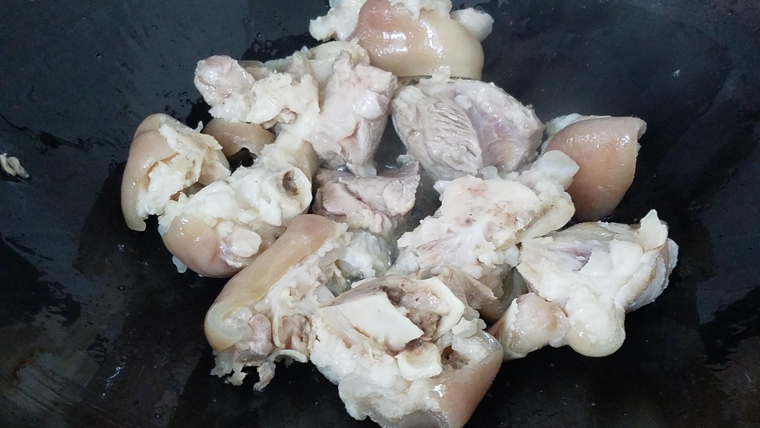 酱猪脚高压锅的家常做法,电饭锅焖酱猪脚