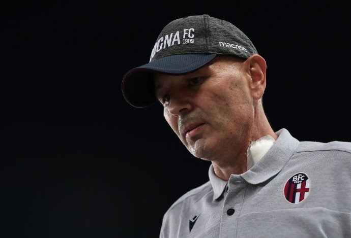 维猜逝世纪录片,维猜去世球员痛哭