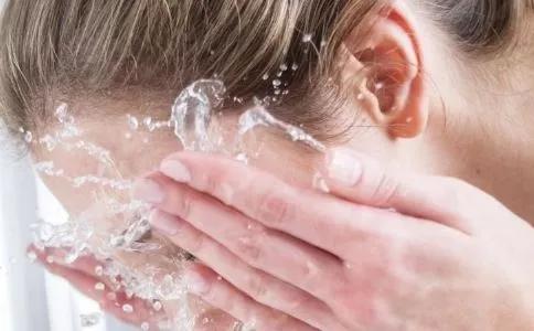 皮肤科医生怎么看待青春痘,青春痘皮肤科能治好吗