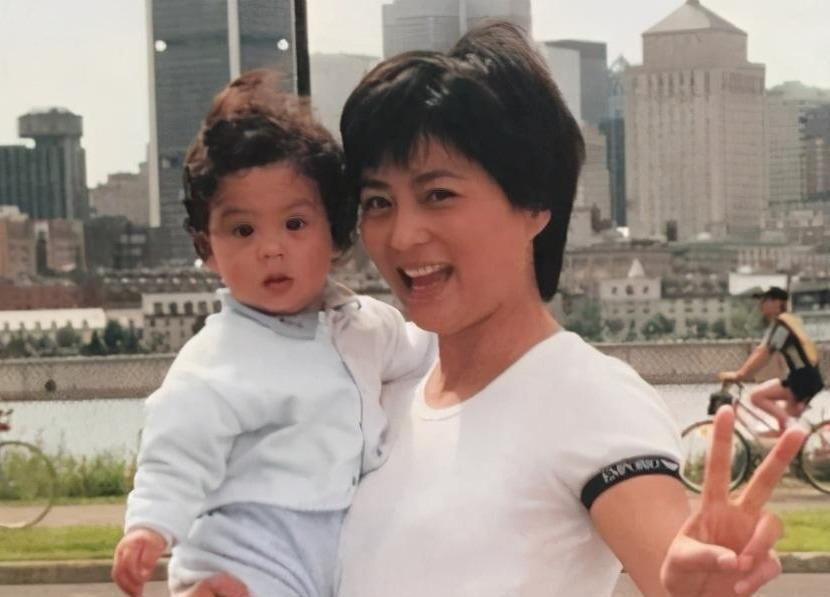 娱乐圈中哪几位女明星是桃花眼,十大桃花眼女星有哪些