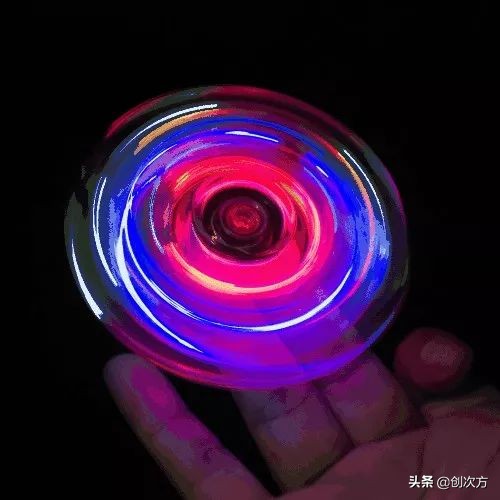 指尖陀螺可以回旋吗,指尖旋转飞镖陀螺