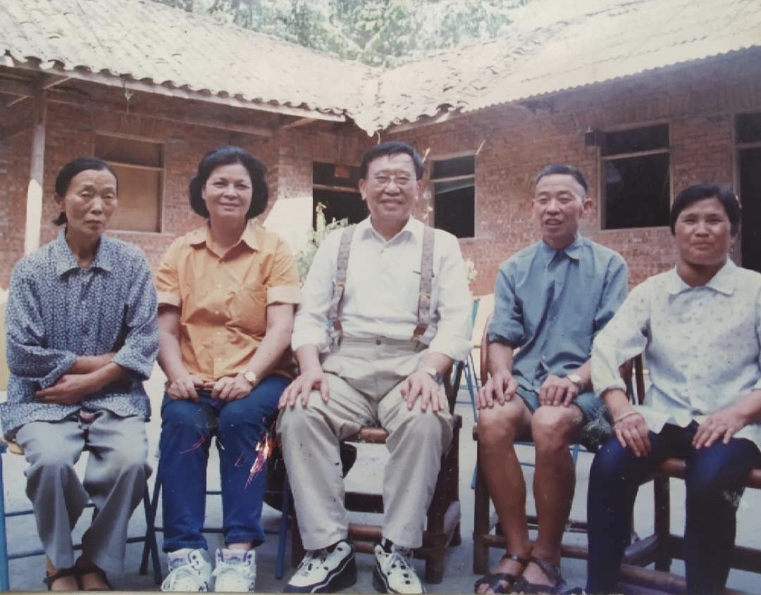 失踪27年的大伯突然回来见到妈妈,失联18年的男孩找到家人