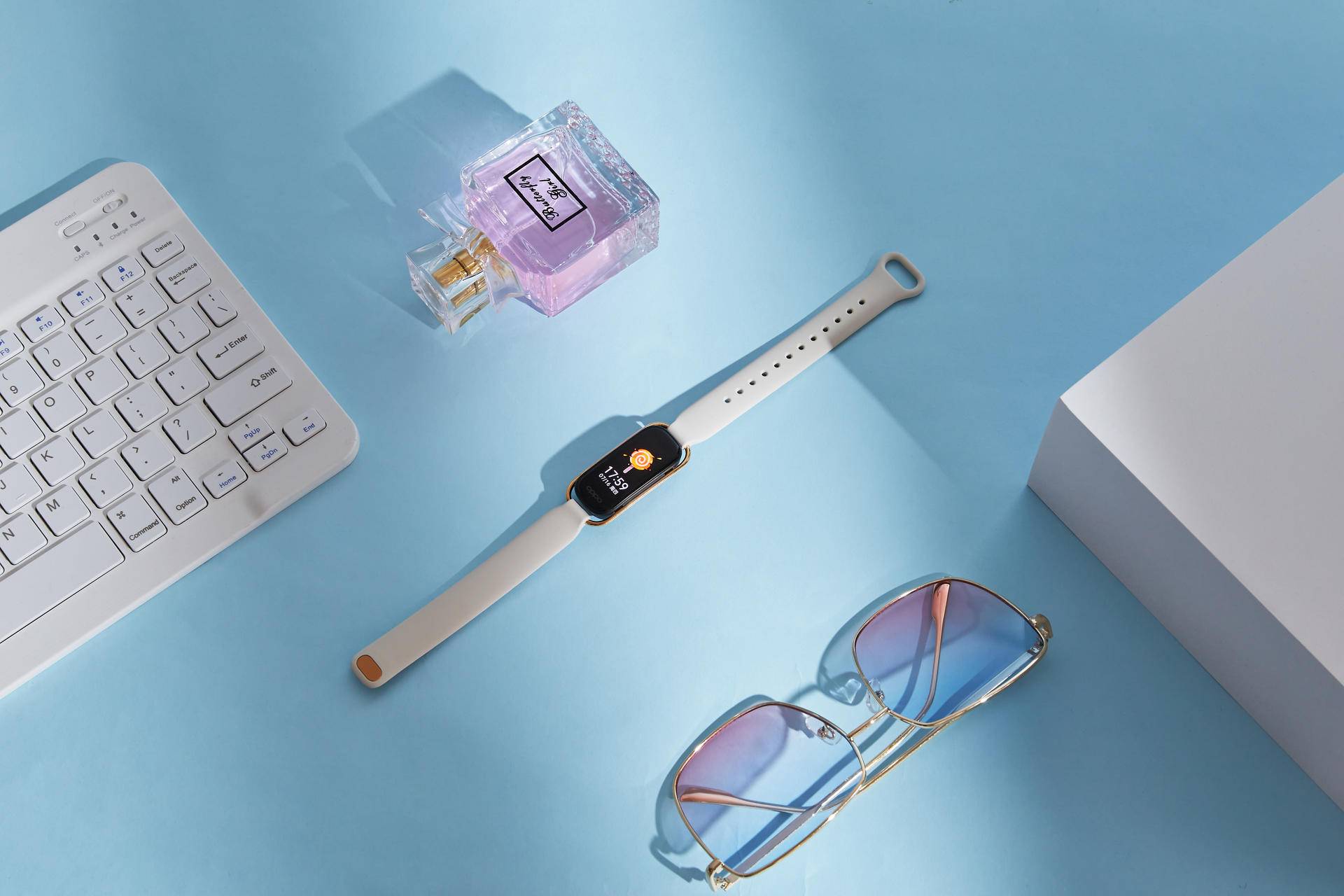 小米手环跟oppo手环哪个值得入手,小米手环oppowatch谁更值得买