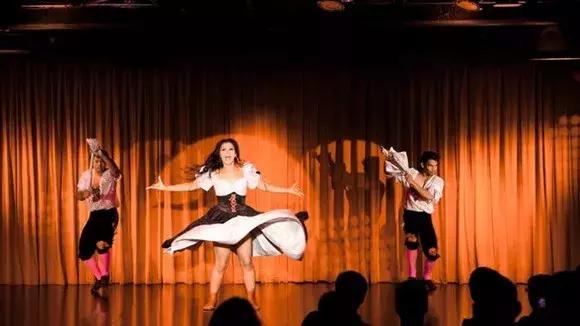 泰国泼水节搞笑事件,泰国泼水节最尴尬的场面