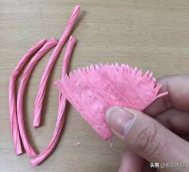 母亲节手工康乃馨简单又漂亮,母亲节适合给妈妈做的康乃馨手工