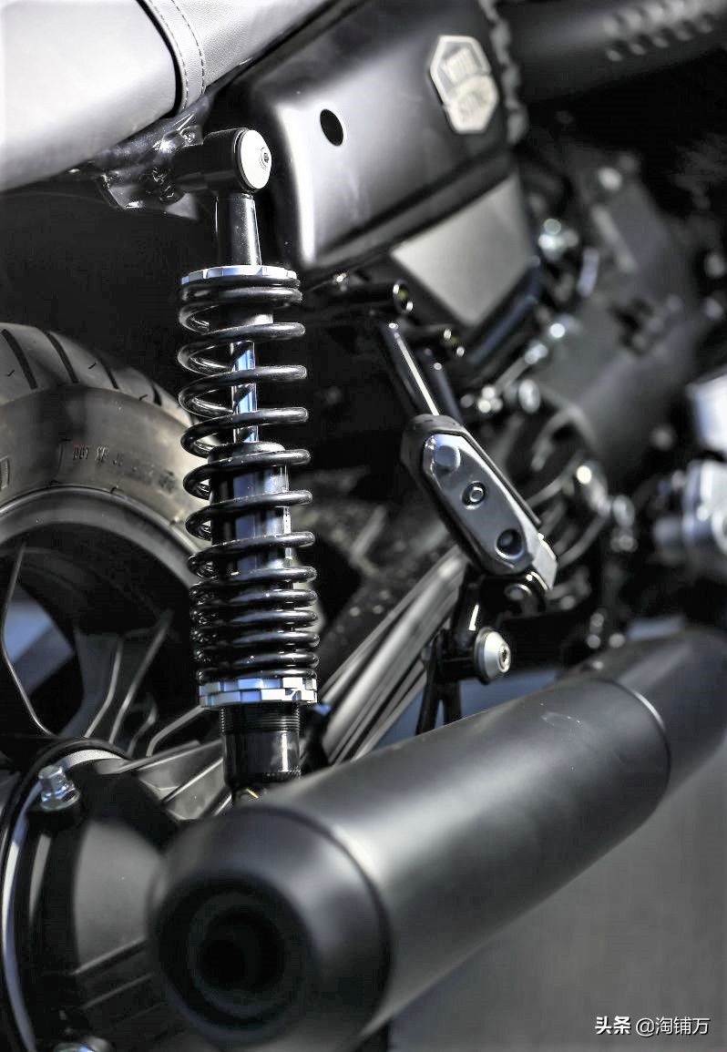 摩托古兹v7iii座高,摩托古兹v7stone落地