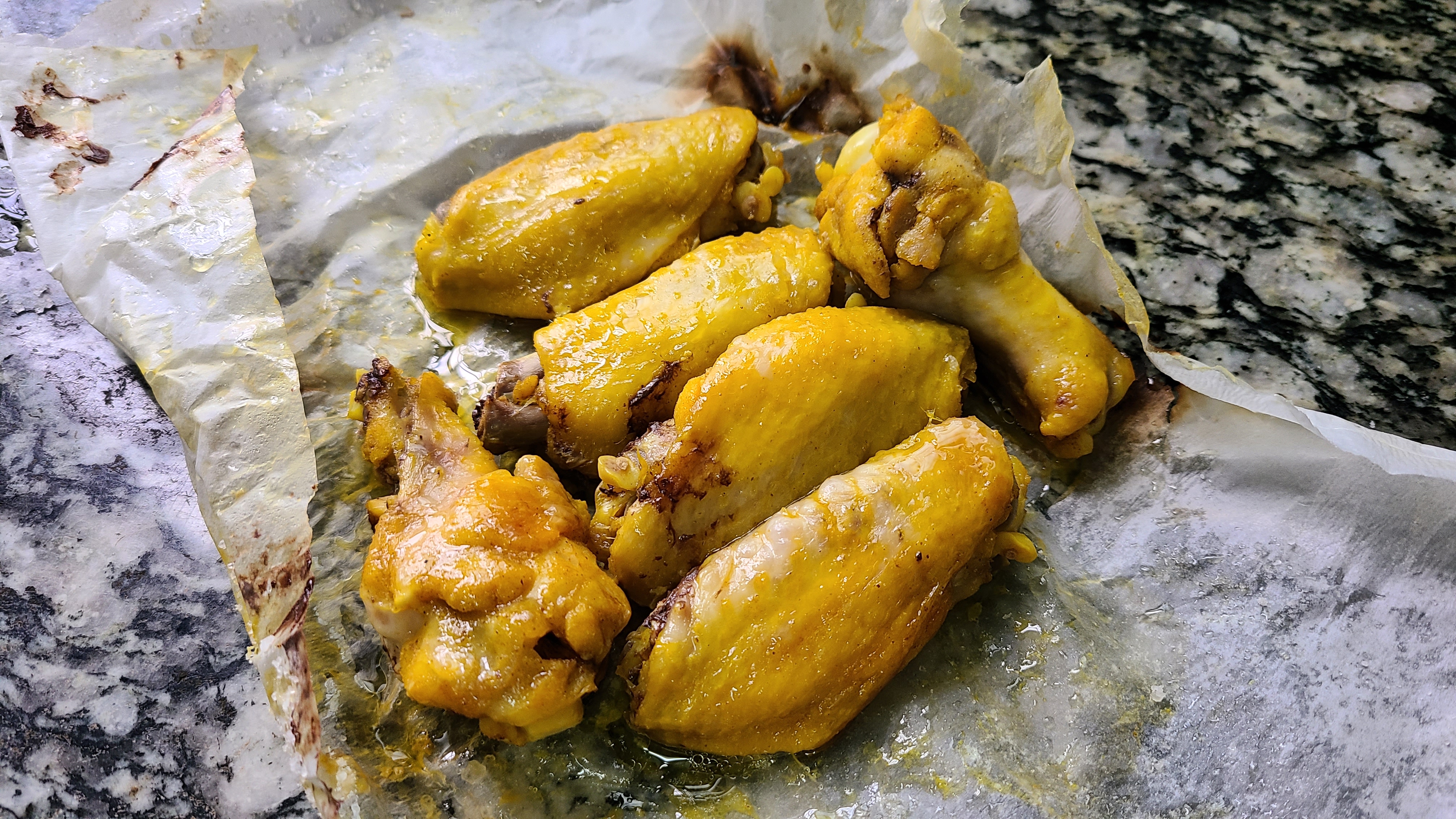 正宗咸香盐焗鸡翅,盐焗鸡翅咸香美味