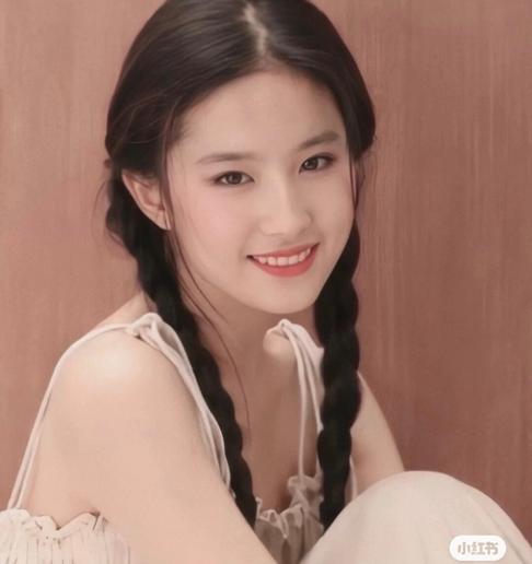 女生脸上有哪些特征说明耐看,一个女生脸细腻意味着什么