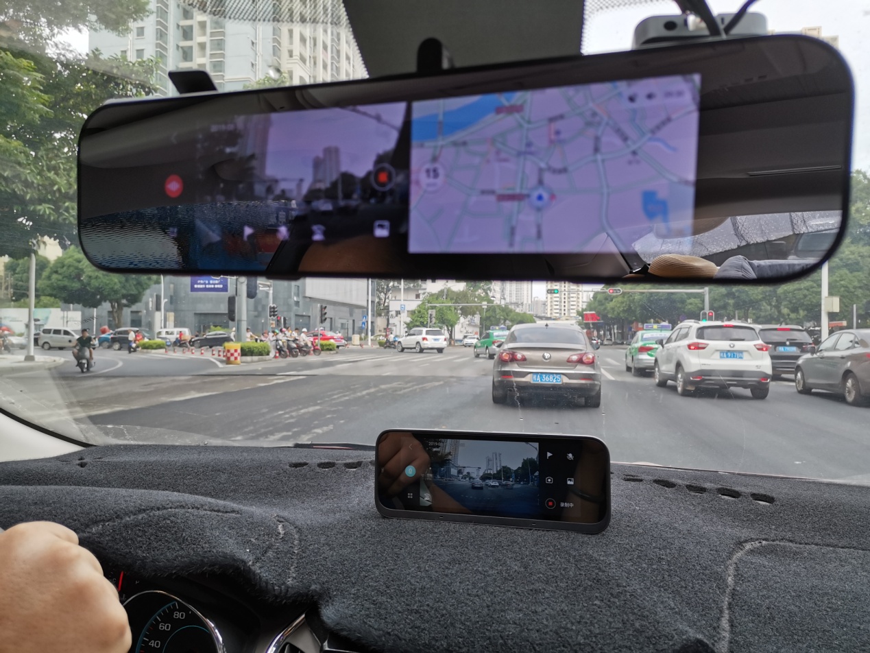 70迈智能后视镜梦想版评测,70迈智能后视镜和梦想版区别