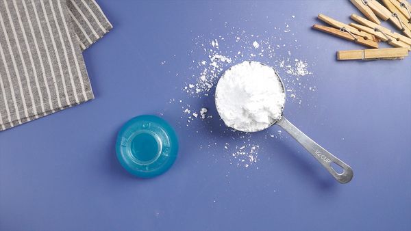 小苏打怎么去衣服油渍,如何用小苏打去油垢