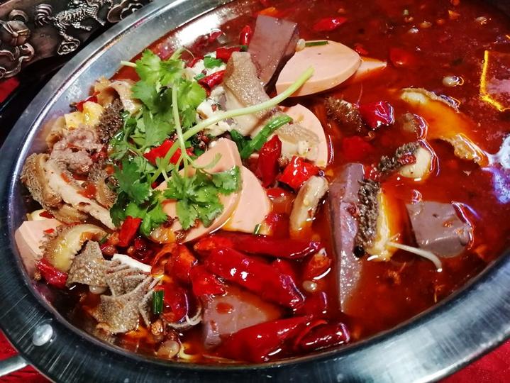 美食嘉年华再度来袭，滨都美食广场掀起舌尖上的狂欢